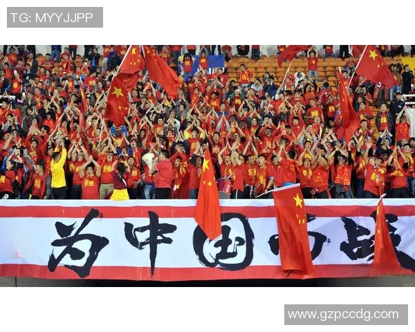 中国国足迎战韩国队期待逆袭全力争胜展现团队精神与拼搏意志